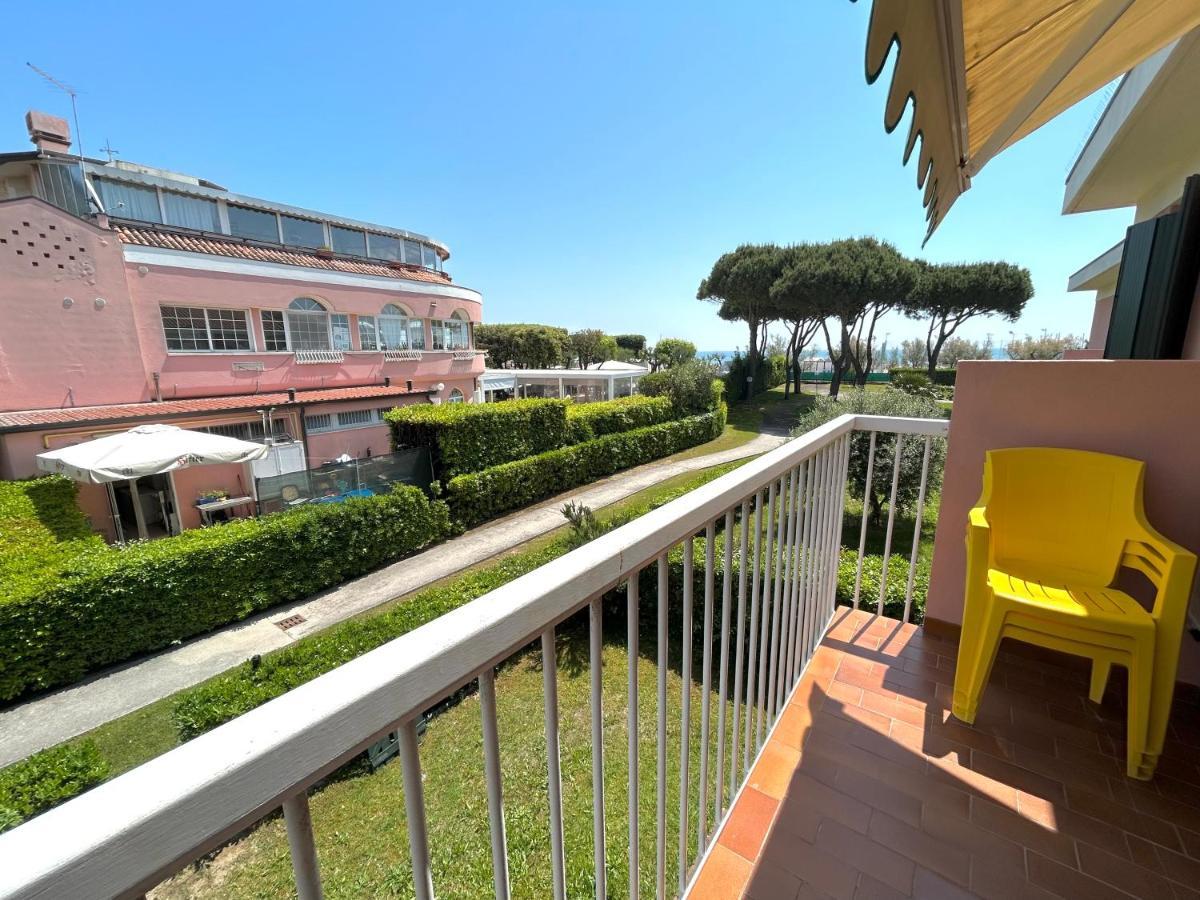 Seaside Terrace & Pool Getaway Apartman Cavallino-Treporti Kültér fotó